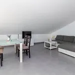 Maslenica Apartment *