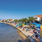Apartment Maslenica *